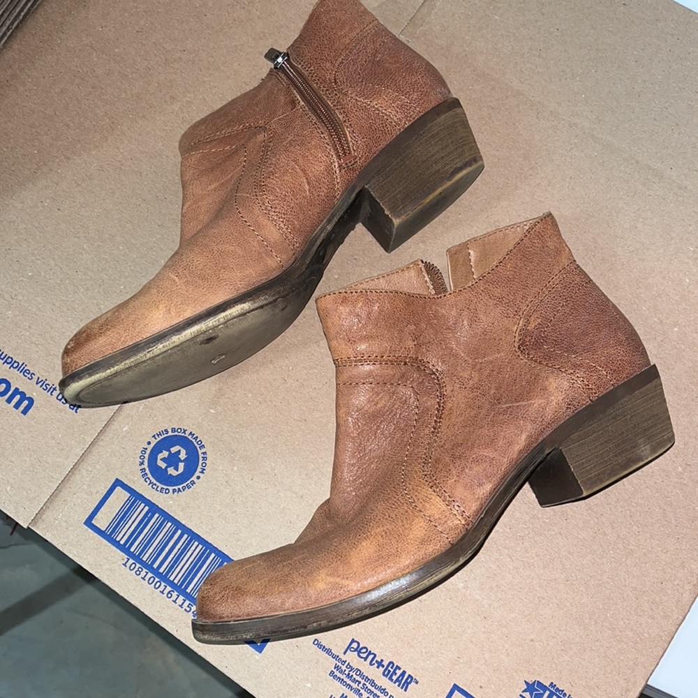 Women’s Lucky Brand Brown Shoes - Picture 5 of 9